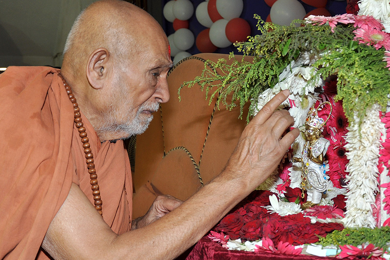 SMVS Swaminarayan Mandir Vasna - Poonam Samaiyo & HDH Bapji Pragatyotsav