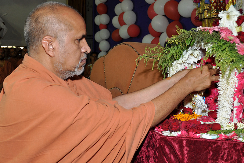 SMVS Swaminarayan Mandir Vasna - Poonam Samaiyo & HDH Bapji Pragatyotsav