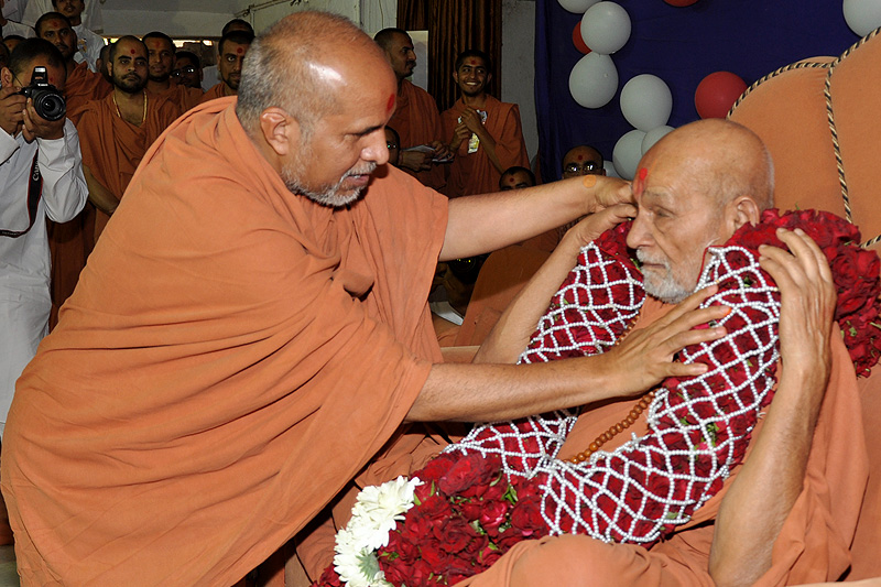 SMVS Swaminarayan Mandir Vasna - Poonam Samaiyo & HDH Bapji Pragatyotsav