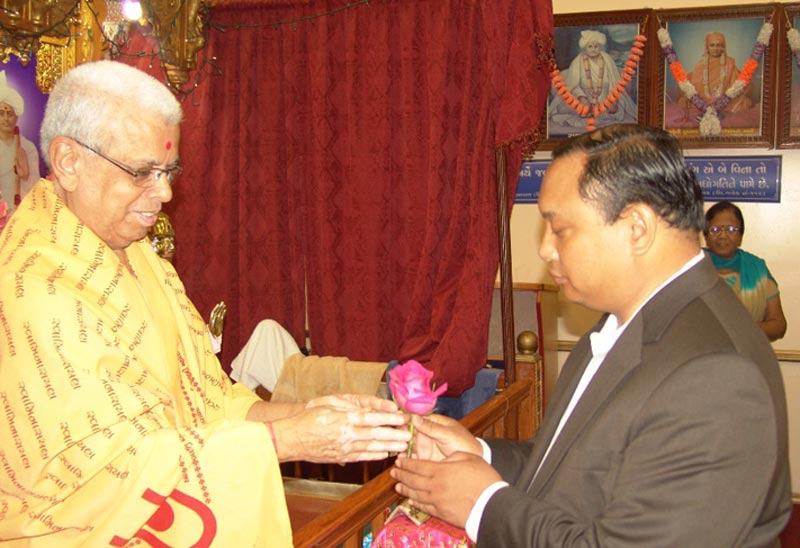 Mayor visits - SMVS Swaminarayan Mandir JC, NJ