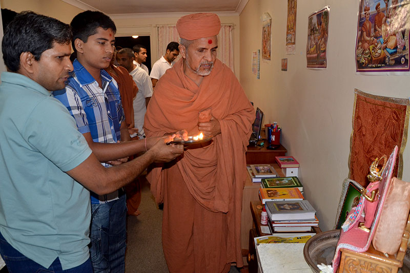 HDH Swamishri Vicharan - AUS